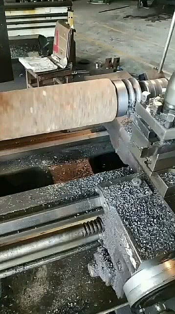 工廠機械加工 老師傅的技術真是太精湛了